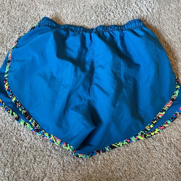 Nike Running Shorts - Picture 7 of 8